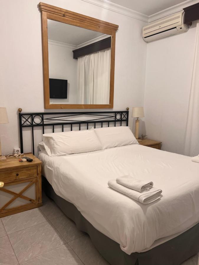 Hostal Playa Hidalgo Рота Экстерьер фото