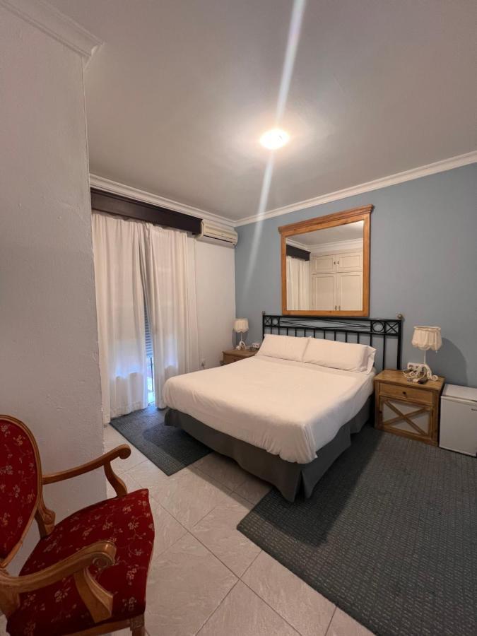 Hostal Playa Hidalgo Рота Экстерьер фото
