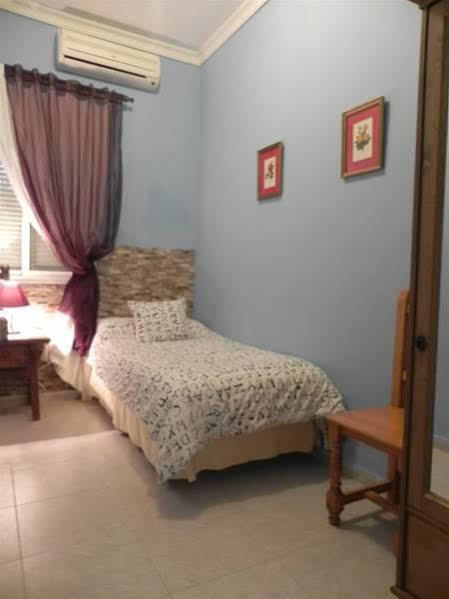 Hostal Playa Hidalgo Рота Экстерьер фото